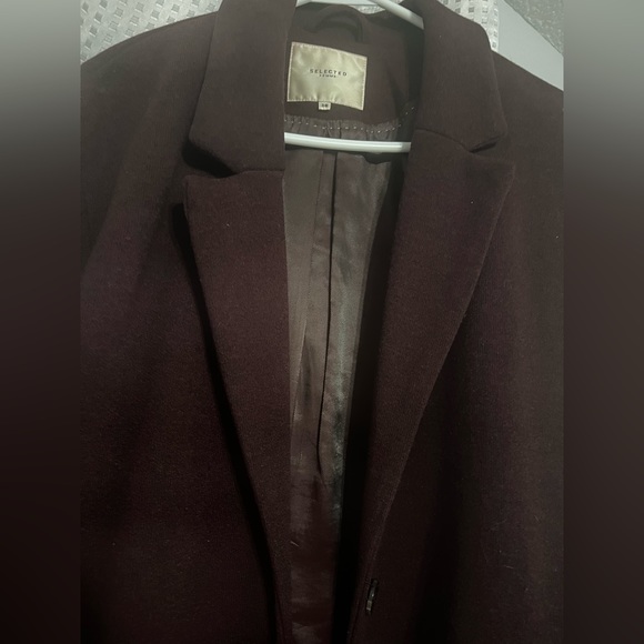 Coat, fairly used like new - Picture 3 of 5